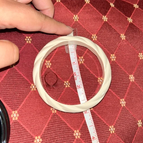 Vintage bracelet bundle  - black and cream colored - Picture 7 of 9